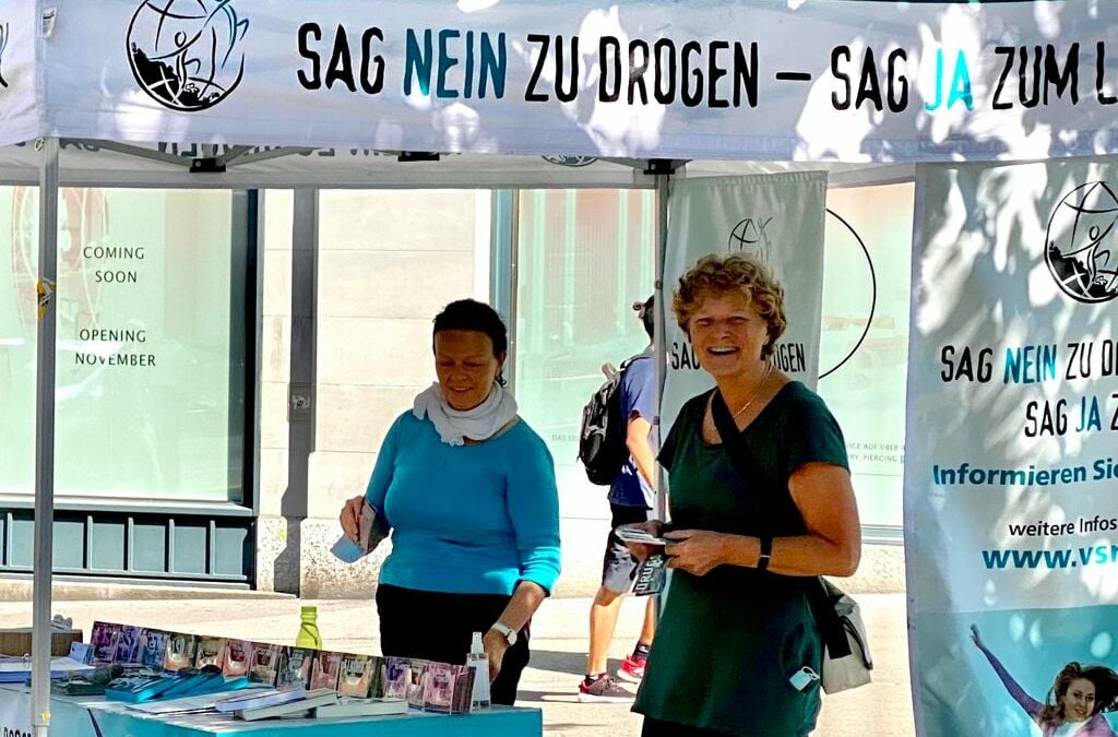 Info-Stand an der Bahnhofstrasse Zürich